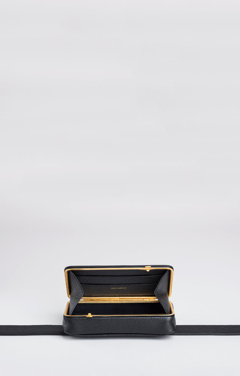 Evan | Black pebbled