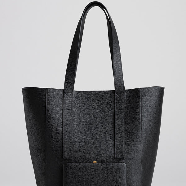 Seveny Black pebbled Gold – Lutz Morris - Main Image