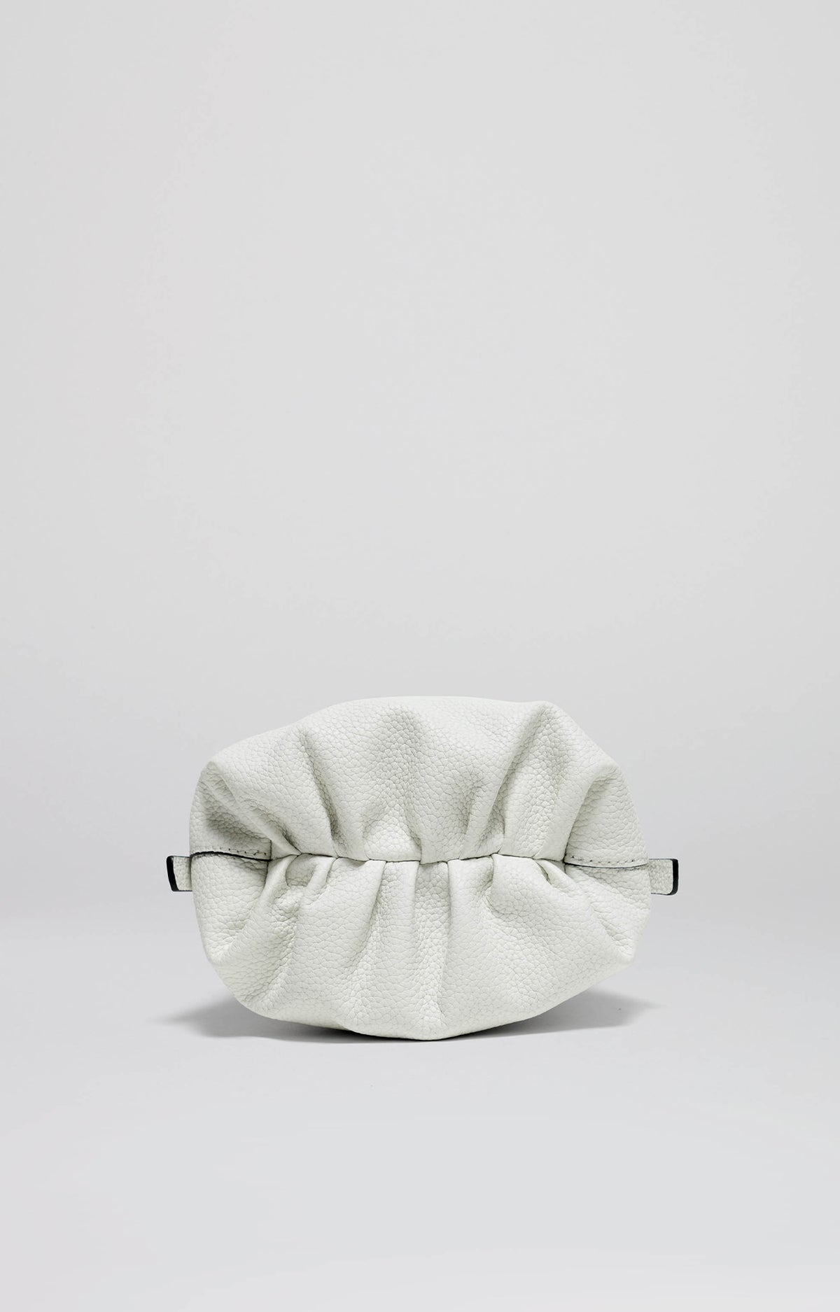 Blaine | Ivory pebbled – Lutz Morris