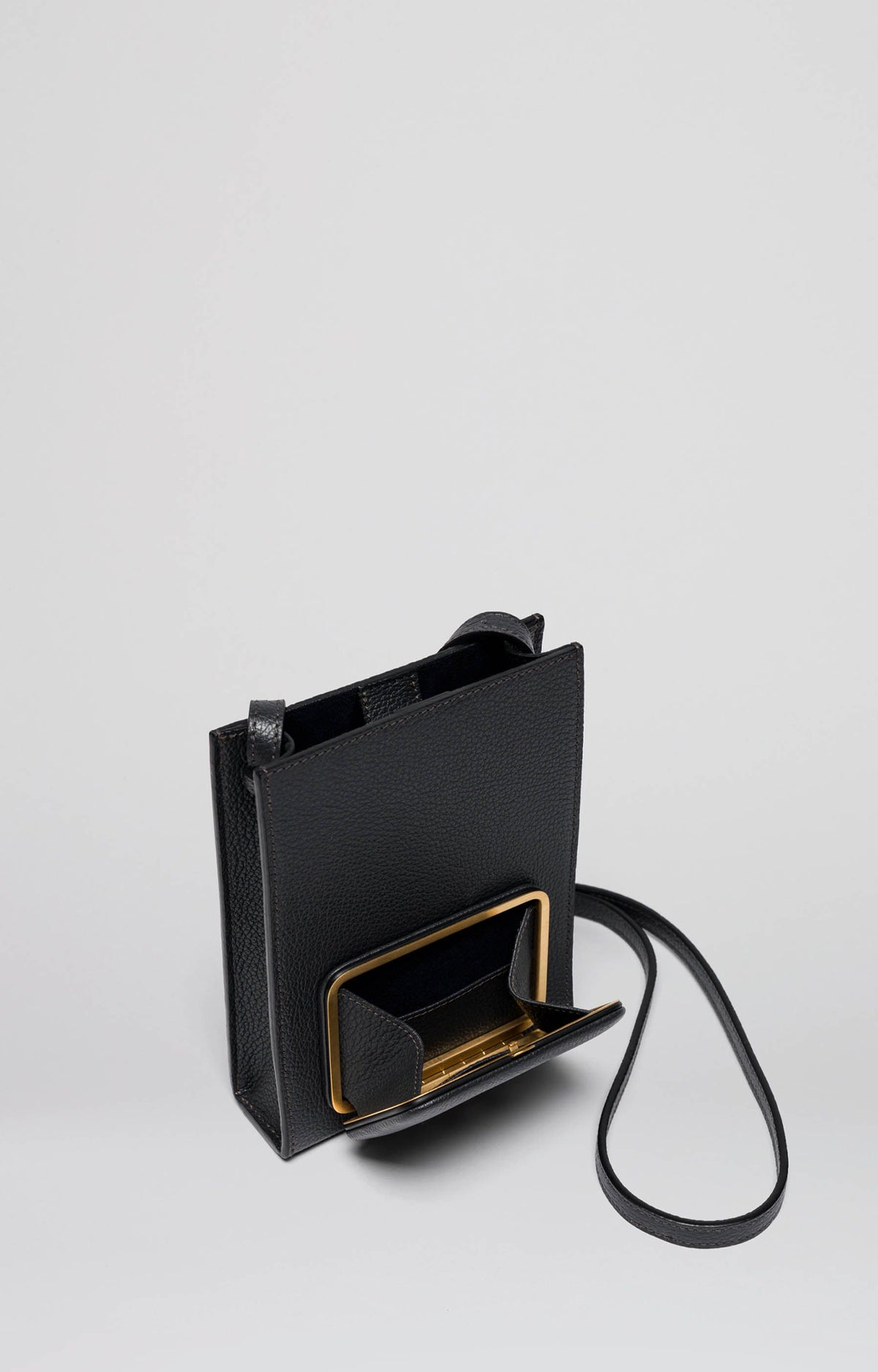 Parker | Charcoal pebbled – Lutz Morris