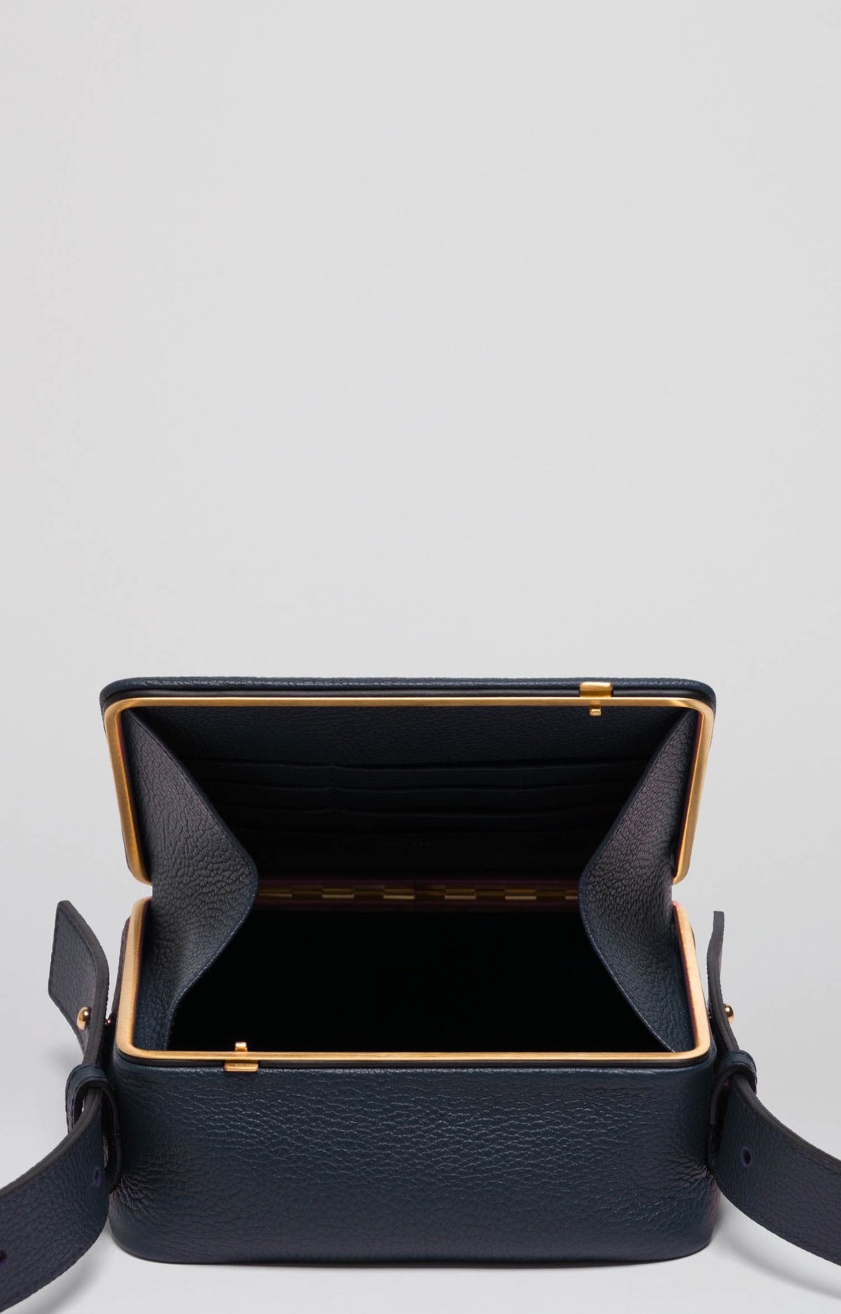 Maya | Navy pebbled – Lutz Morris