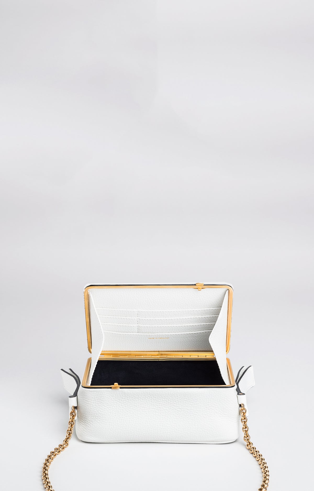 Morrow | Ivory pebbled – Lutz Morris